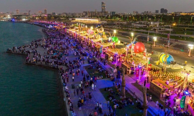محمود التركي ناصر الكبيسي وخليفة ضمن مهرجان العيد في قطر