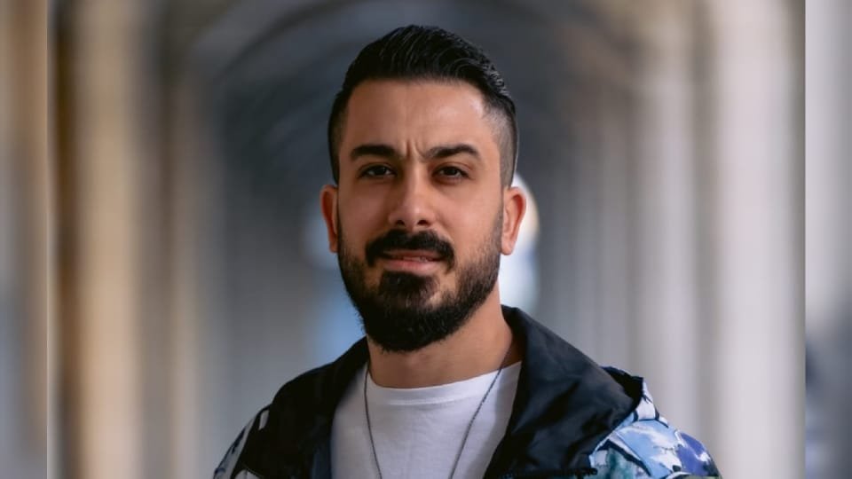 الفنان أحمد العقاد يطرح البرومو الترويجي لأغنيته الجديدة مني آسف