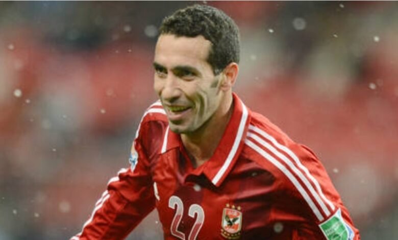 هجوم على كاتب مشهور انتقد الشعب المصري وأبو تريكة ومحمد صلاح