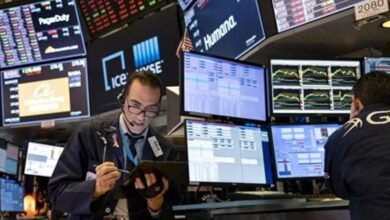 الأسواق العالمية تتباين بين صعود تكنولوجيا وهواجس النفط والفائدة