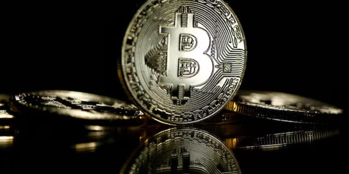 بيتكوين تكتسب خصائص الأصول التحوطية في ظل قفزات المعادن