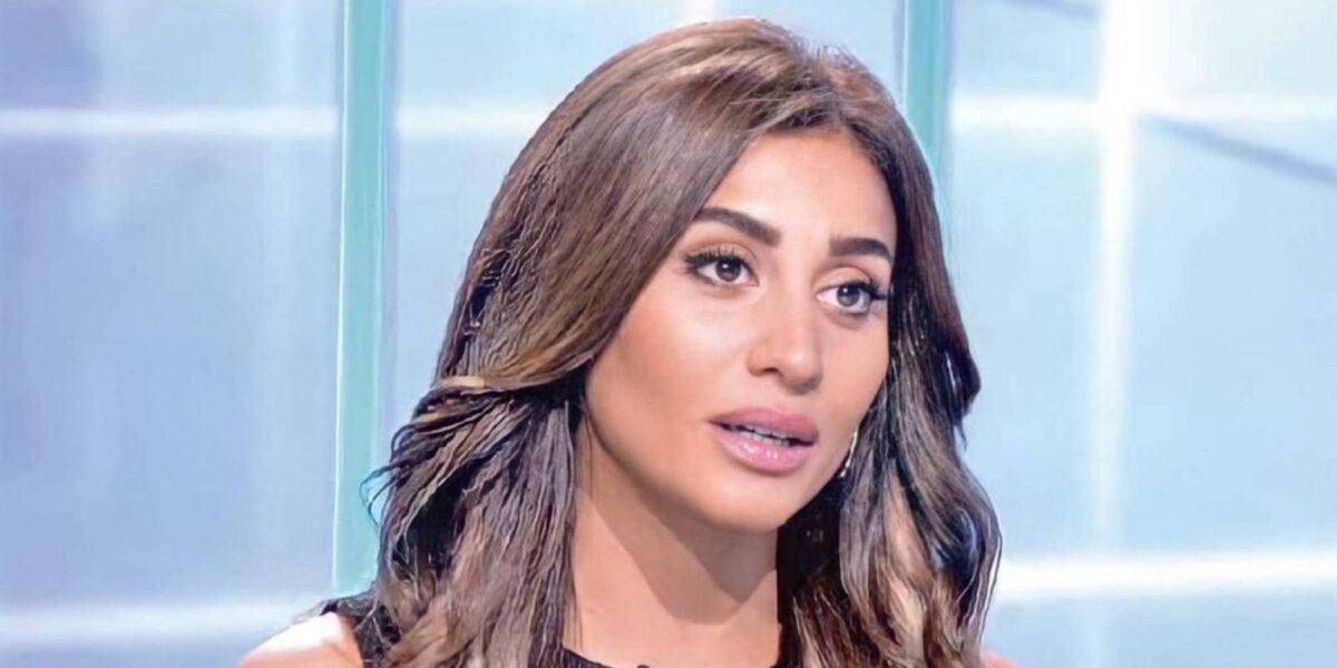 دينا الشربيني تكشف تفاصيل مكالمتها مع داعية شهير بعد وفاة والدها
