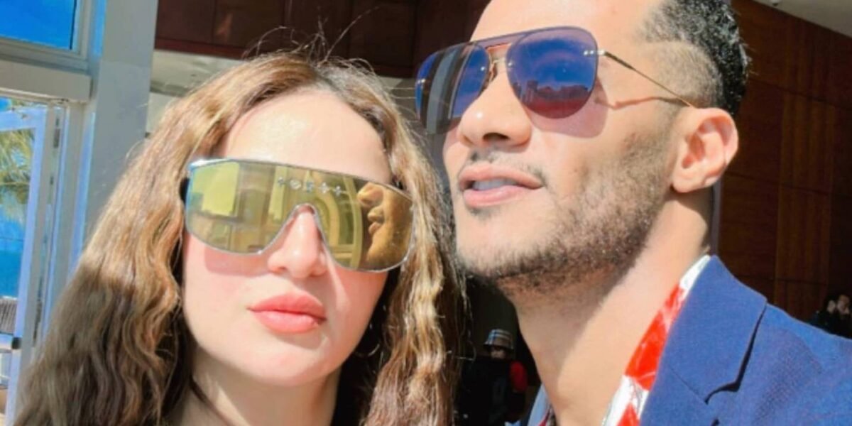 محمد رمضان يغازل زوجته برسالة رومانسية