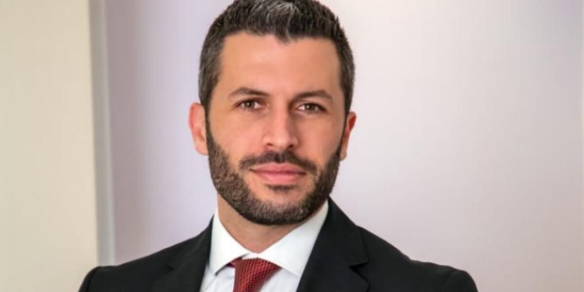 صورة مميزة: الدكتور جورج زيادة يتحدث عن عملية شفط دهون الخد
