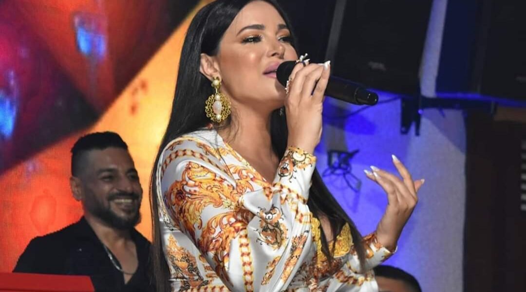 صورة مميزة: النجمة نانسي نصر الله تتألق صوتاً وحضوراً على مسرح 964 وهذا ما قالته بعد السهرة