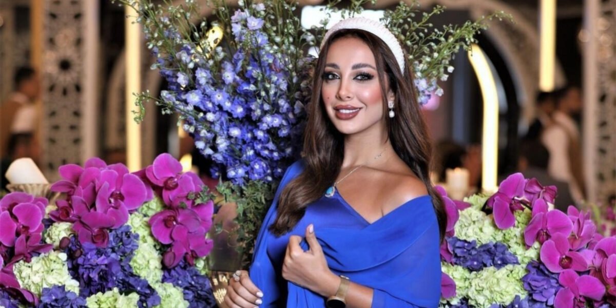 ساندي مارديني تواصل مشوارها في عالم الأزياء و الموضة