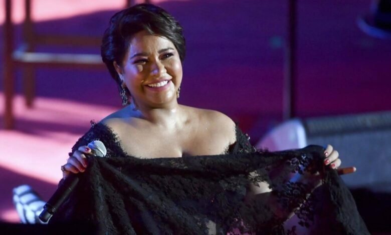 شيرين عبد الوهاب تتحدث عن لقب صوت مصر وهذا ما قالته عن الفنانات وزواج ابنتيها