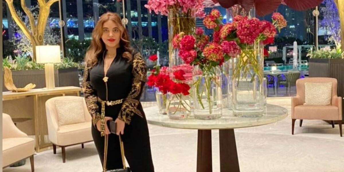 عارضة الأزياء مرام تقدم نصائح لمواجهة حبّ الشباب