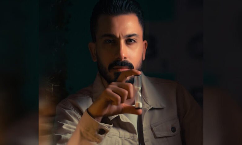قصة وقت عمل جديد من توقيع الفنان أحمد العقاد