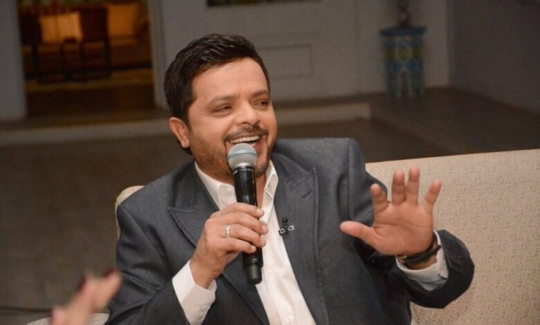 محمد هنيدي يكشف حقيقة خلافه مع عادل إمام بعد فيلم بخيت وعديلة