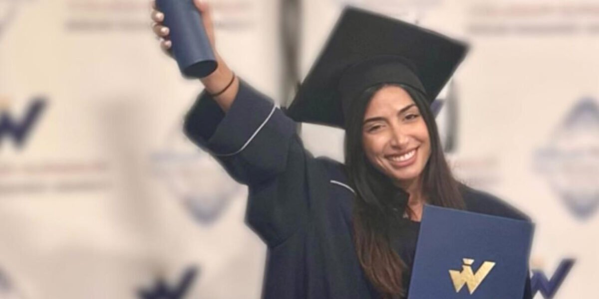 من السوشيال الميديا إلى العلم إلسا بولس تحقق درجة الدكتوراه في إدارة الأعمال