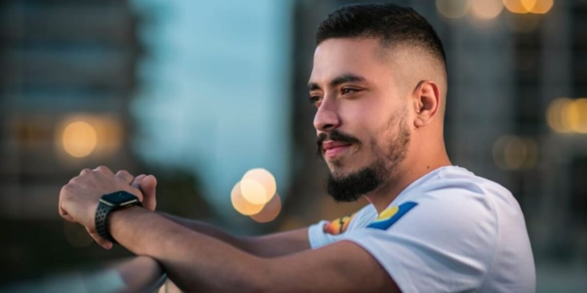 من هو المغني مهند زعيتر؟